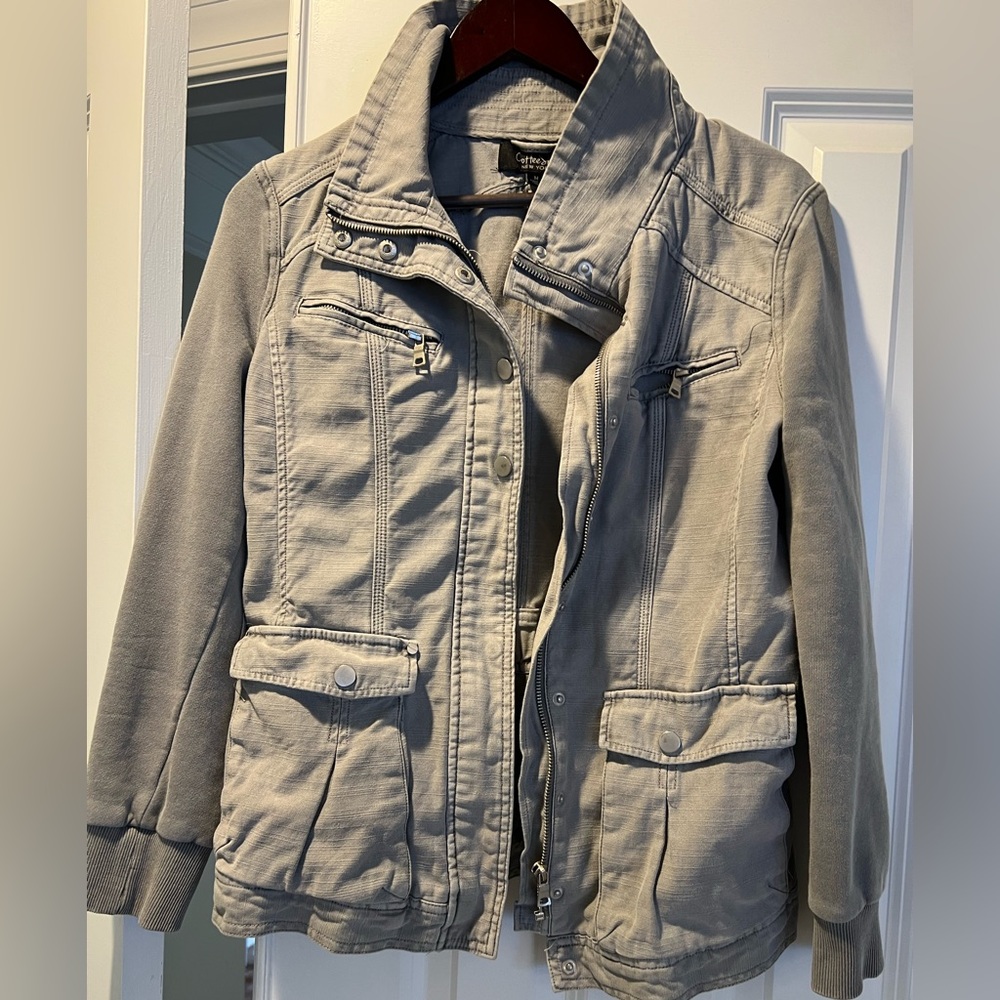 Women’s Coffee Shop New York utility jacket/ 100% cotton/ excellent condition